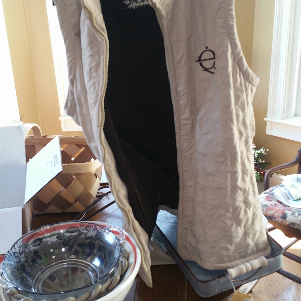 Vest - Picture 4 of 6